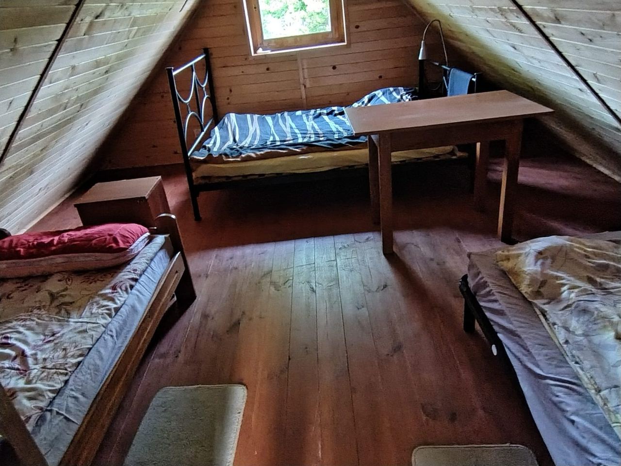 Sypialnia z dwoma łóżkami